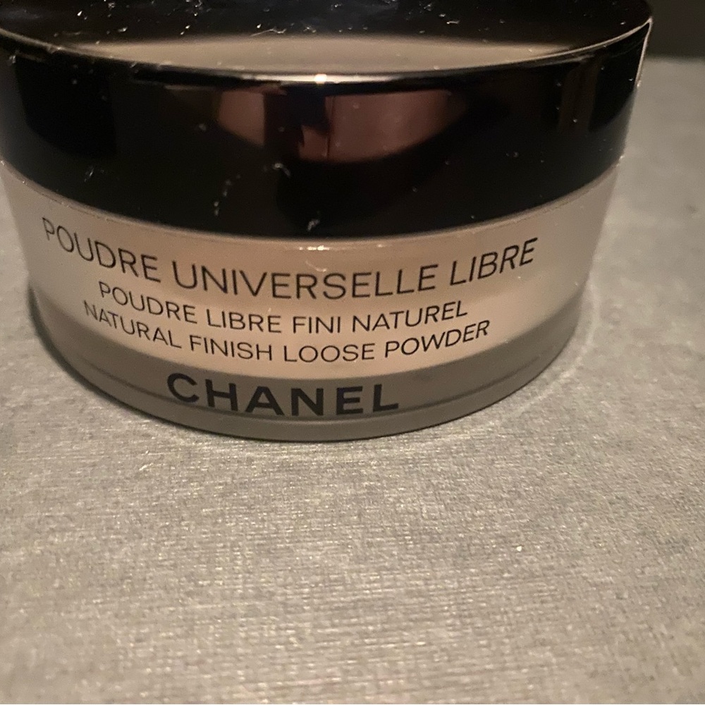 Chanel powder. Shade 10 (translucent)